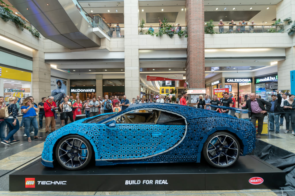 LEGO Bugatti Chiron oldal2 oldal