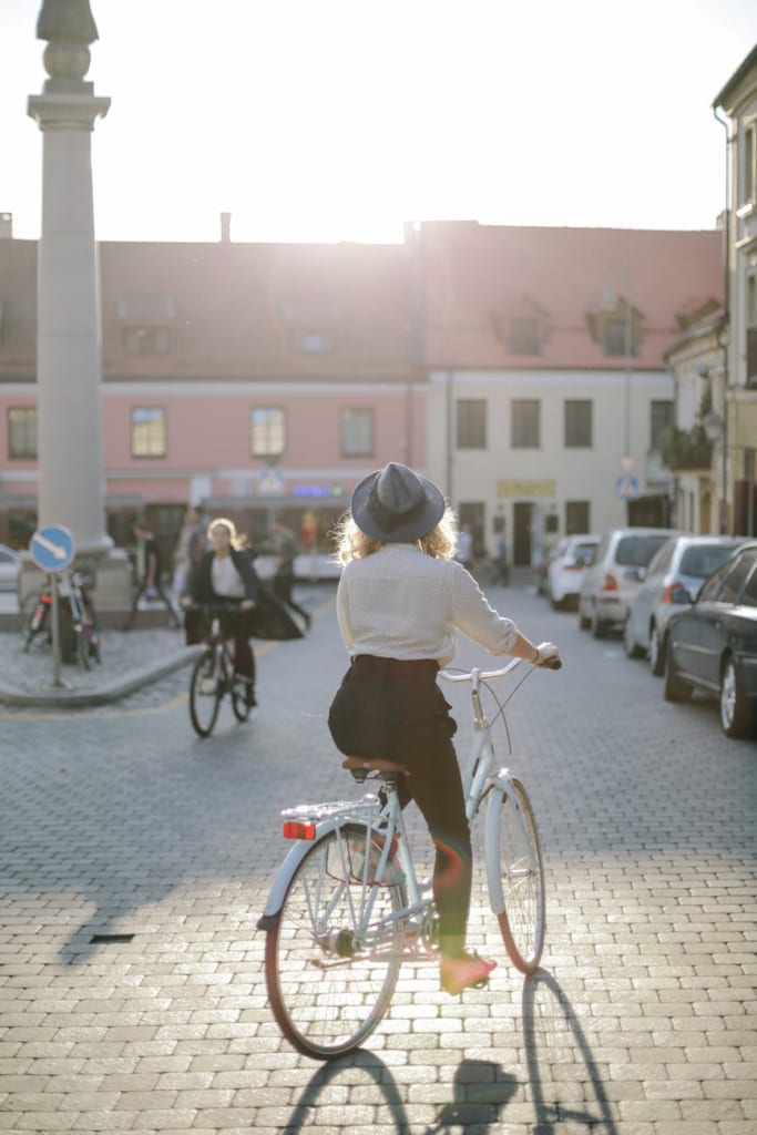 biciklisek az utakon pexels Daria Obymaha