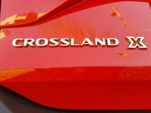 crossland x felirat