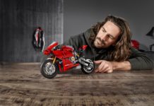 42107_LEGO Technic Ducati Panigale V4R_6 (1280x853)