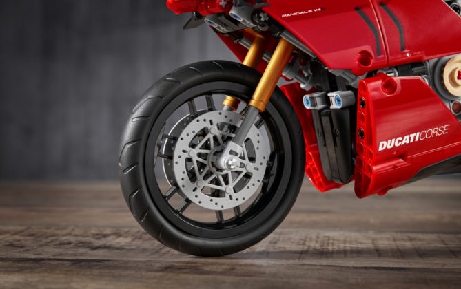 Ducati Lego motor