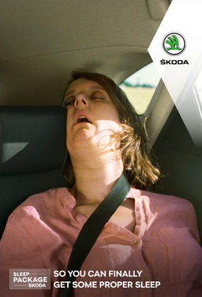 autóban alvás vicces