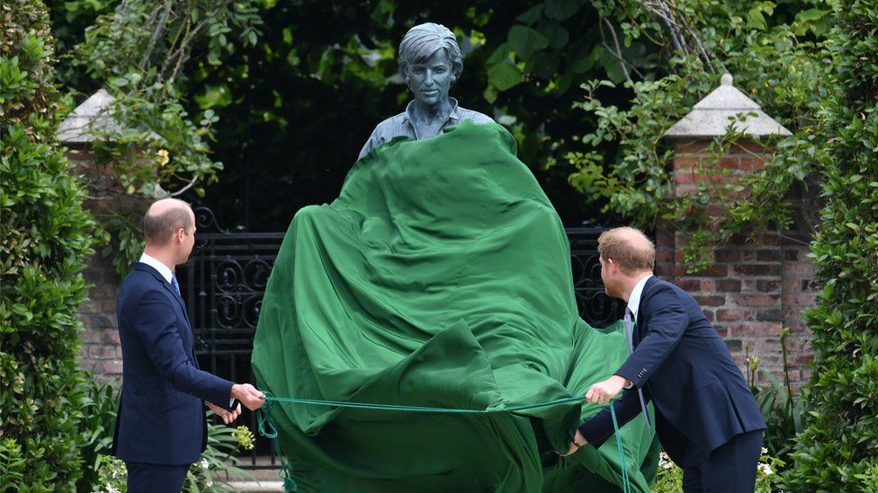 harry vilmos herceg diana szobor 60 születésnap
