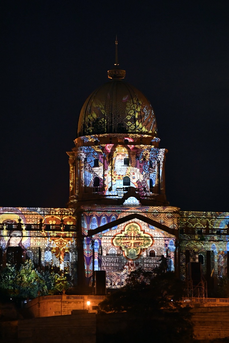 budavári palota szent istván terem fényfestés