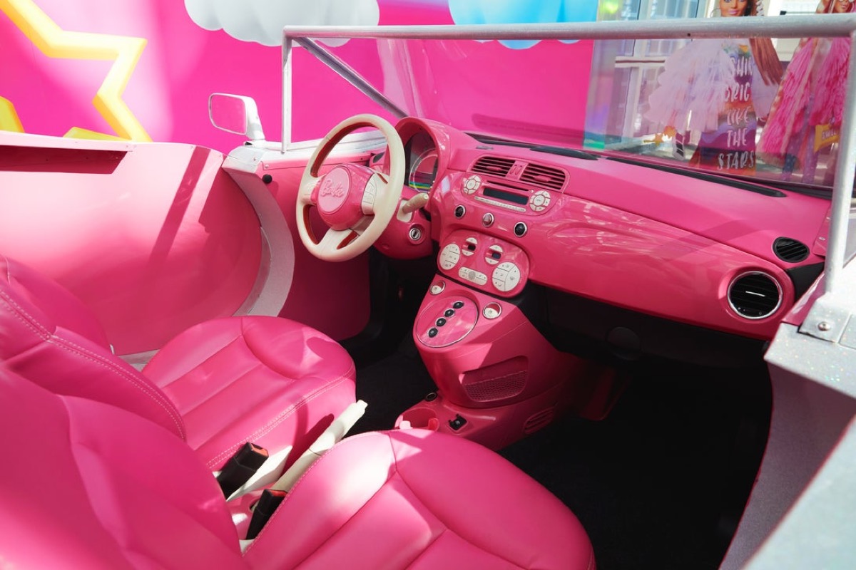 fiat 500 e barbie pink