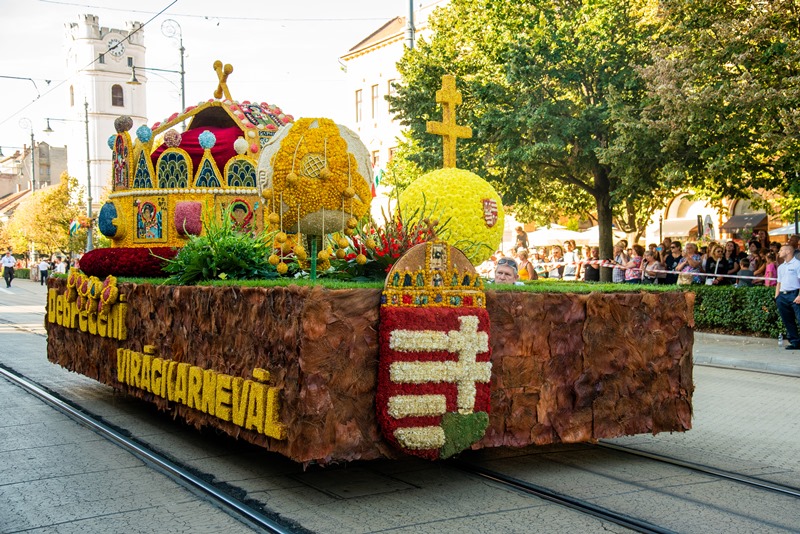 magyar korona virágkompozíció