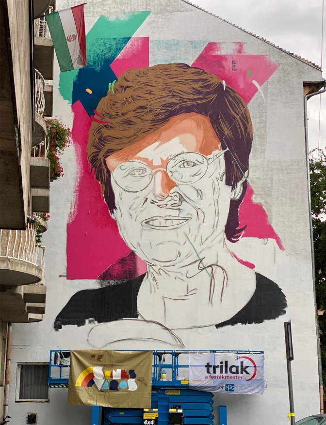 karikó katalin falfestmény krisztina krt