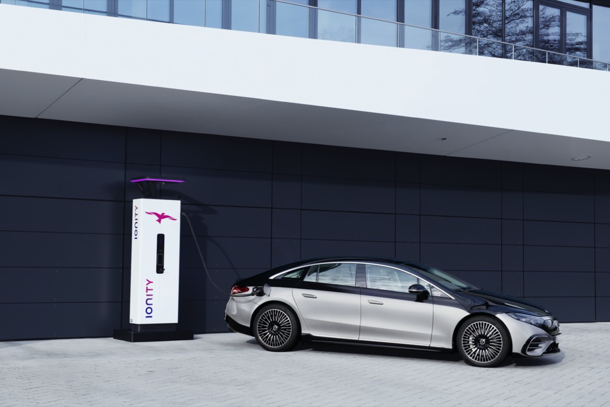 elektromos mercedes töltés ionity
