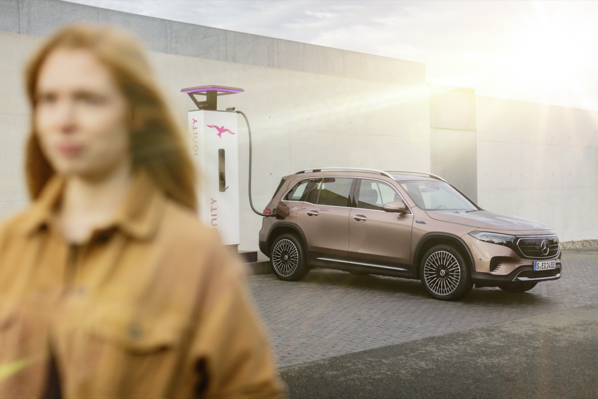 elektromos mercedes töltés