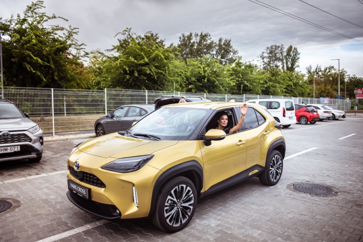 toyota yaris cross