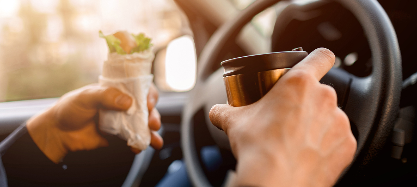 vezetés közben evés