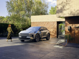 Okos töltési rendszer illusztráció – Toyota intelligens energia-menedzsment és időzített töltés