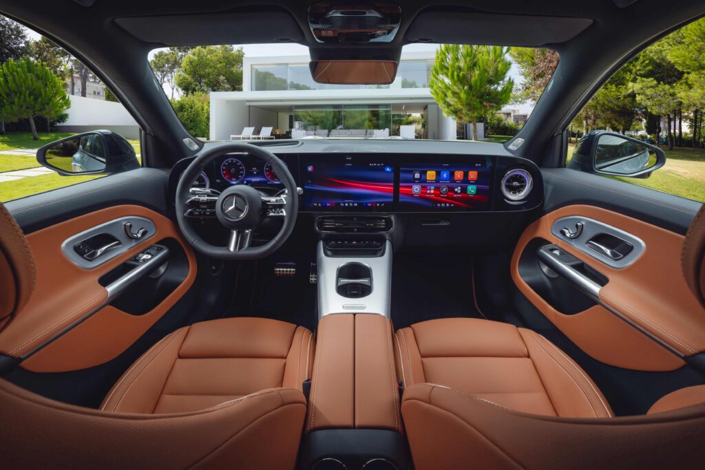 Mercedes GLB belső tér Superscreen kijelzővel