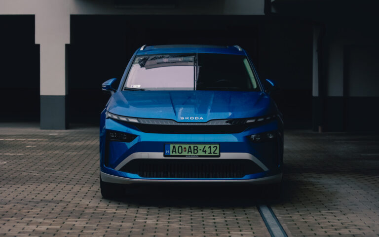 Škoda Enyaq szemből