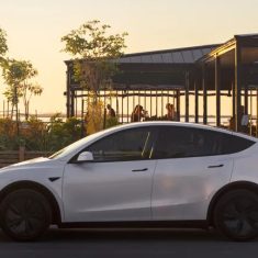 2026teslamodelystandardrwdsuvevelectricvehiclecrossover-14