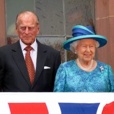 25.Jun_.2015_Queen_Elizabeth_II._and_Prince_Philips_visit_to_Frankfurt_19126377686