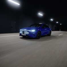 Das DIGITAL LIGHT der zweiten Generation mit dynamischem Ultra-Range Fernlicht und Mikro-LED im neuen CLASecond-generation DIGITAL LIGHT with dynamic ultra-range high beam and micro-LED in the new CLA