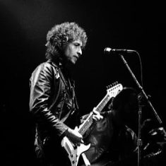 Bob_Dylan_in_Toronto1-e1564299251329