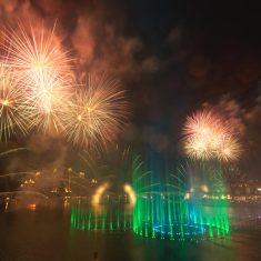 Dubai-Palm-Fountain-szokokut