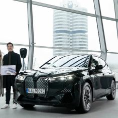Elektromos-BMW-_atadas-scaled