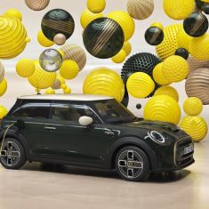 P90449304_lowRes_mini-cooper-se-resol