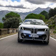 P90626539_lowRes_the-new-bmw-ix3-50-x