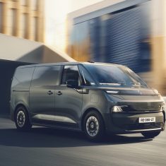 Renault Trafic E-Tech futurisztikus front