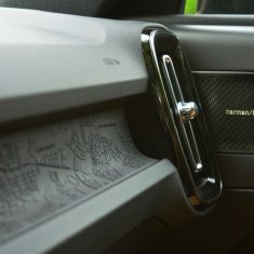 Volvo-XC40_6