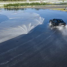 elektromos-porsche-taycan-elektromobilitas-tesztpalya