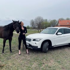 feher-bmw-x1-toth-zsiga-nora-1