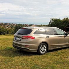 ford-mondeo-hybrid-kombi_1