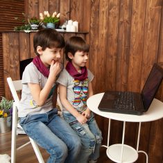 fordfamilyfunhub-gyerek-laptop