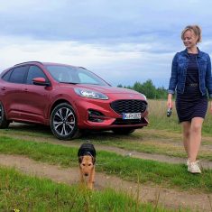 full-hibrid-ford-kuga-2021