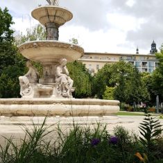 harom-gracia-szobor-budapest