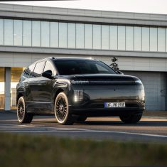 hyundai-ioniq-9-new-calligraphy-black-ink-01b