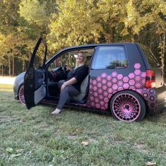 koncsik-melinda-volskwagen-lupo-oldal