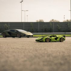 lego-lamborghini-2-scaled-e1590908313286