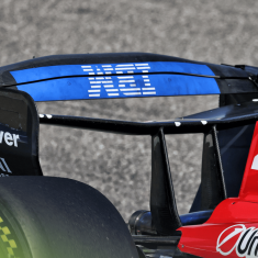 lewis-hamilton-ferrari-sf-26-f1-2026-bahrain-pre-season-rear-wing