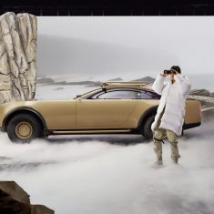 Project MAYBACH mit Virgil Abloh: eine Installation als Hommage für einen Visionär und geschätzten KooperationspartnerProject MAYBACH with Virgil Abloh: an installation in homage to a visionary, trusted partner  and collaborator.
