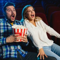 mozi-mozinyitas-film-popcorn-kukorica