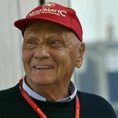 niki-lauda-forma-1-versenyzo-baleset-eletrajzi-konyv-ny-scaled-e1624535822492