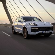 porsche-cayenne-turbo-e-hybrid-4