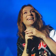 ruzsa-magdi-terhes-harmas-ikrek