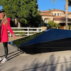 supercar-blondie-jeffree-star-ufo-auto