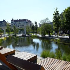 Panorámaliftekkel felszerelt függõkerttel nyílik meg a budai