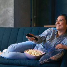 tv-nezes-no-pihenes-kanape-taviranyito-streaming-netflix-hbo-disney