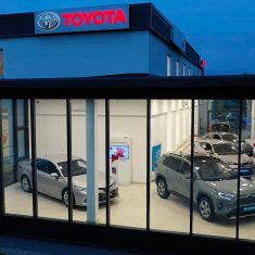 uj-toyota-bemutatoterem