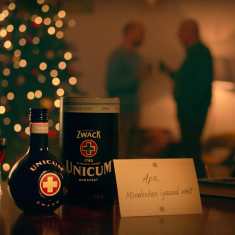 zwack-unicum-diszdobozok-karacsony-ajandek